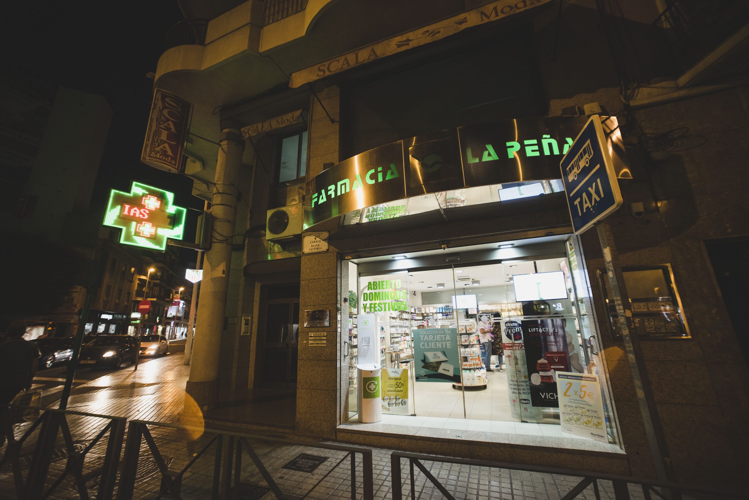 Abierto 365 días al año, 13 horas